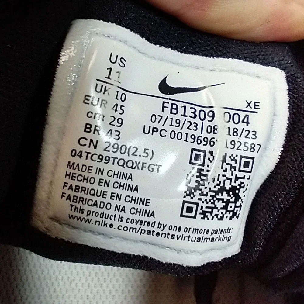 Nike Air Zoom Vomero 17‎ Mens Running Shoes Black White FB1309-004 Size 11